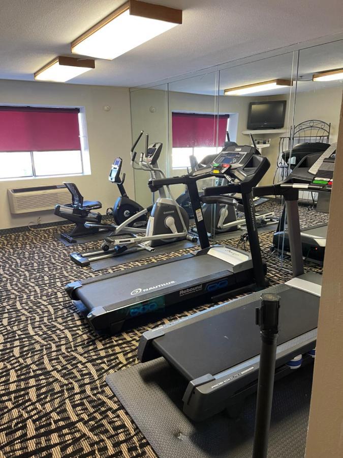 Ramada by Wyndham Oklahoma City Airport North Bagian luar foto