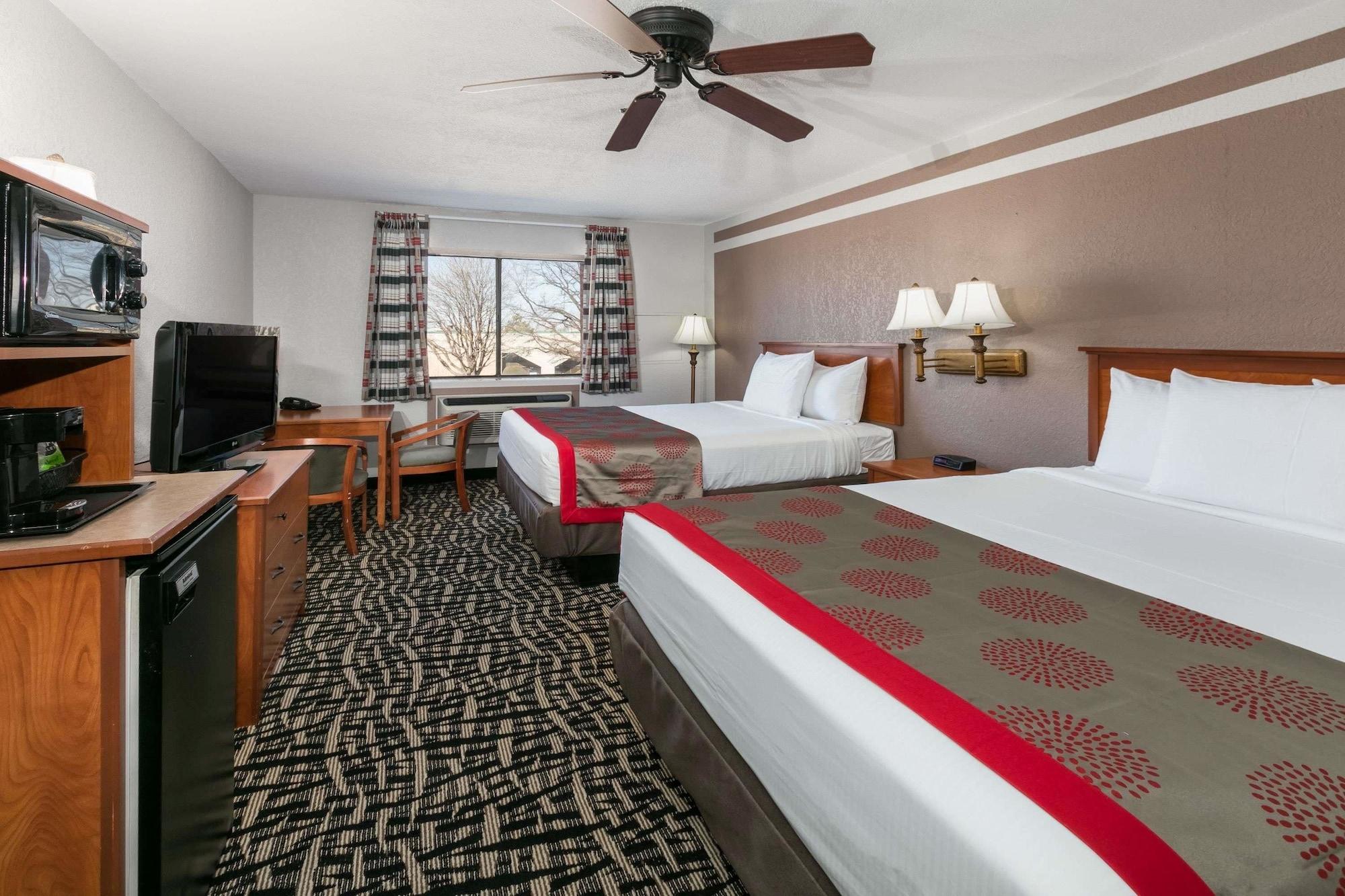 Ramada by Wyndham Oklahoma City Airport North Bagian luar foto