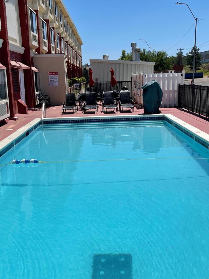 Ramada by Wyndham Oklahoma City Airport North Bagian luar foto