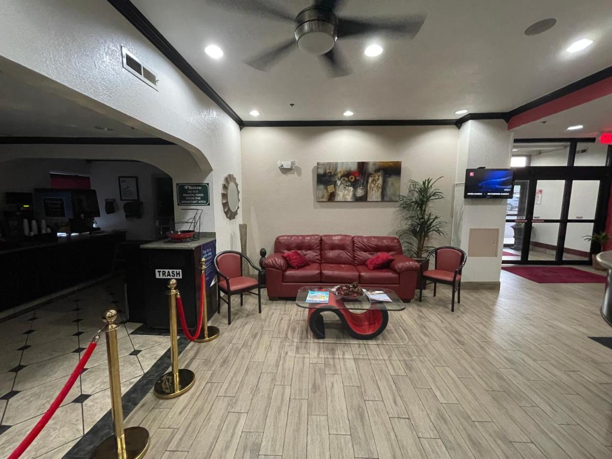 Ramada by Wyndham Oklahoma City Airport North Bagian luar foto