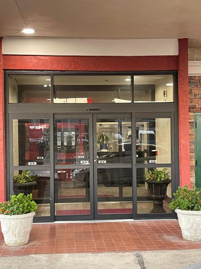 Ramada by Wyndham Oklahoma City Airport North Bagian luar foto