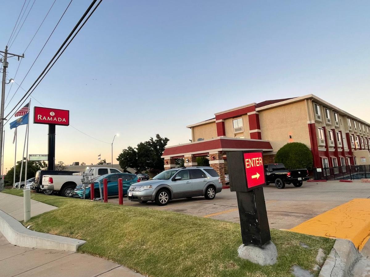 Ramada by Wyndham Oklahoma City Airport North Bagian luar foto