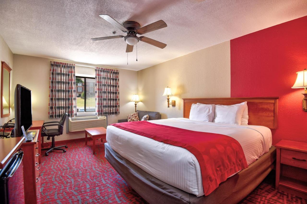 Ramada by Wyndham Oklahoma City Airport North Bagian luar foto