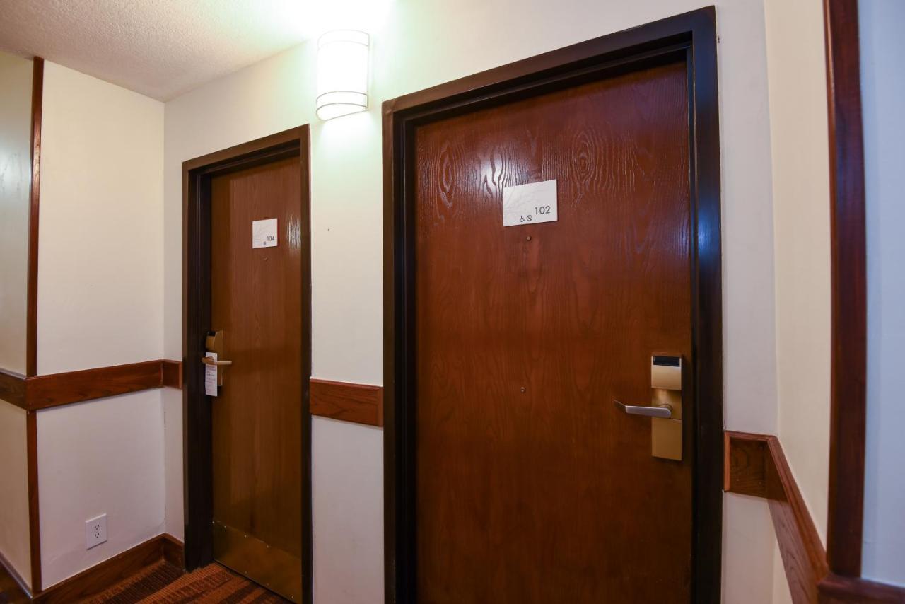 Ramada by Wyndham Oklahoma City Airport North Bagian luar foto