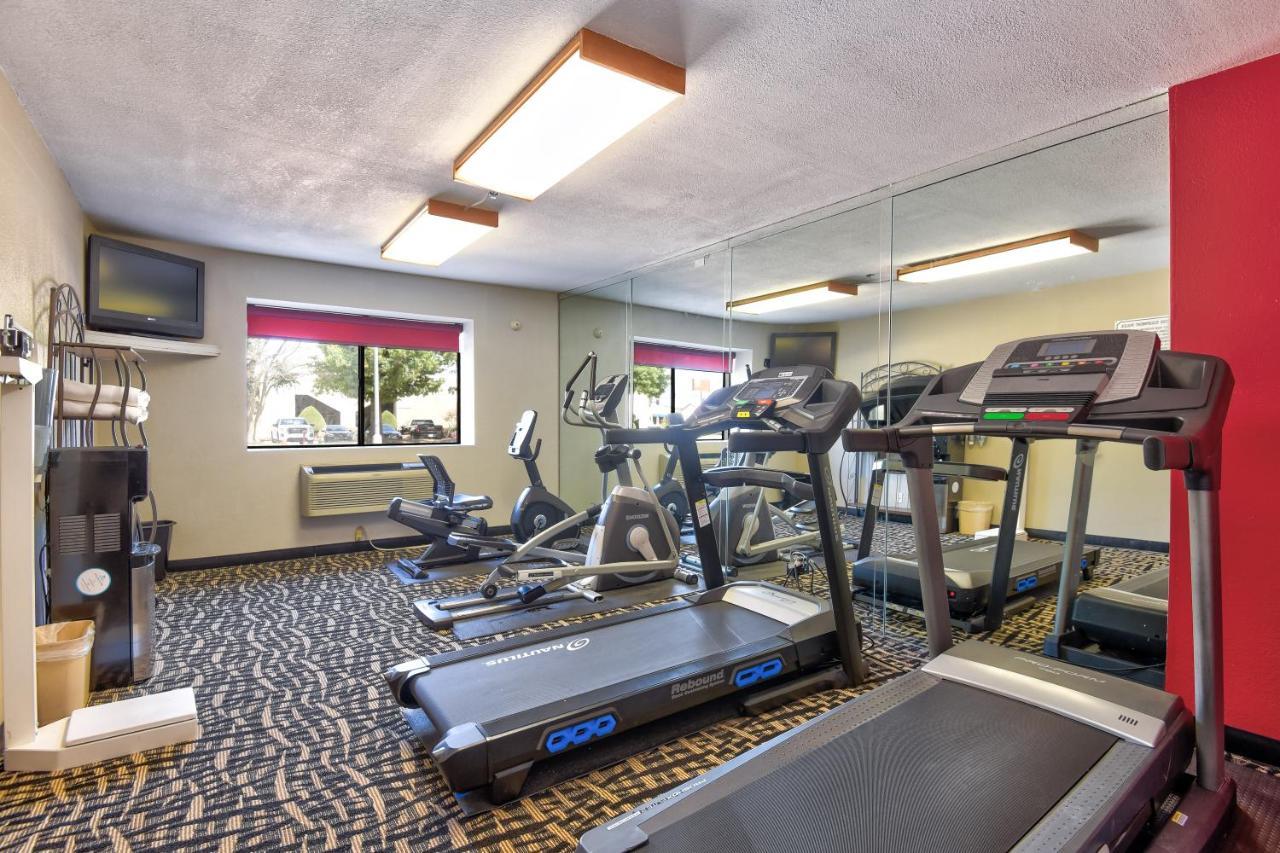 Ramada by Wyndham Oklahoma City Airport North Bagian luar foto