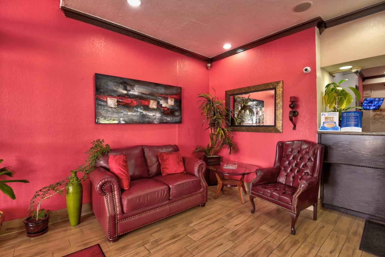 Ramada by Wyndham Oklahoma City Airport North Bagian luar foto
