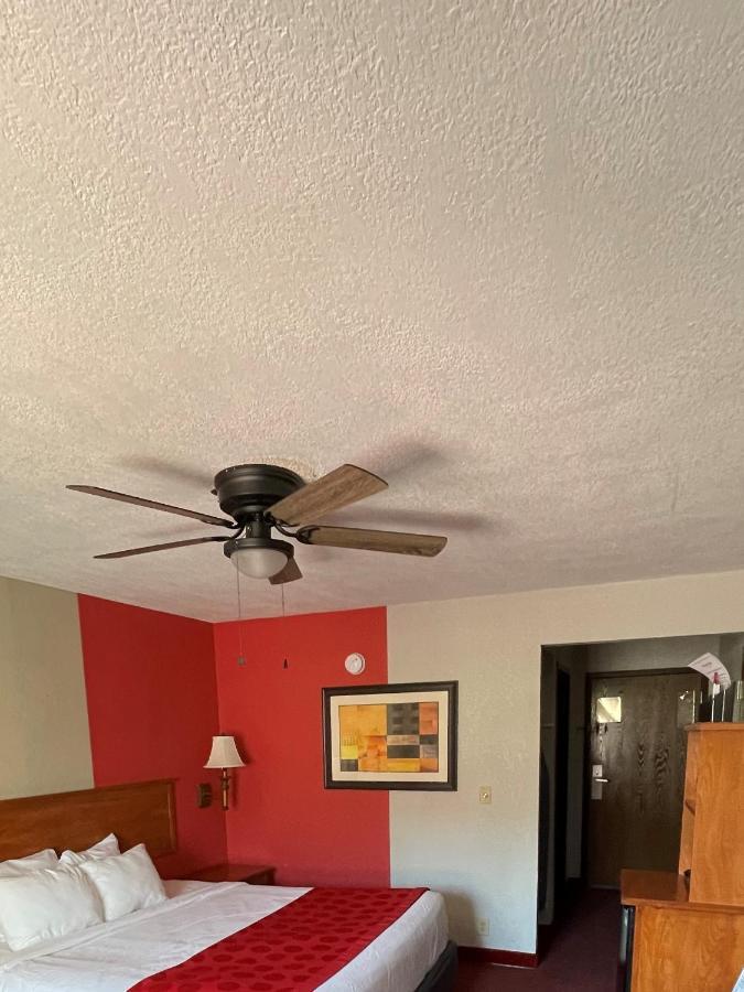 Ramada by Wyndham Oklahoma City Airport North Bagian luar foto