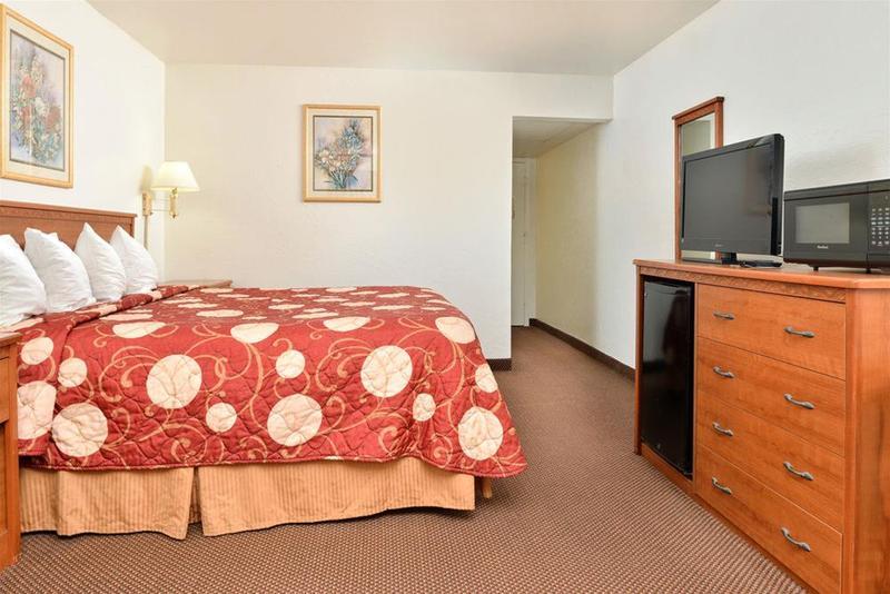 Ramada by Wyndham Oklahoma City Airport North Bagian luar foto