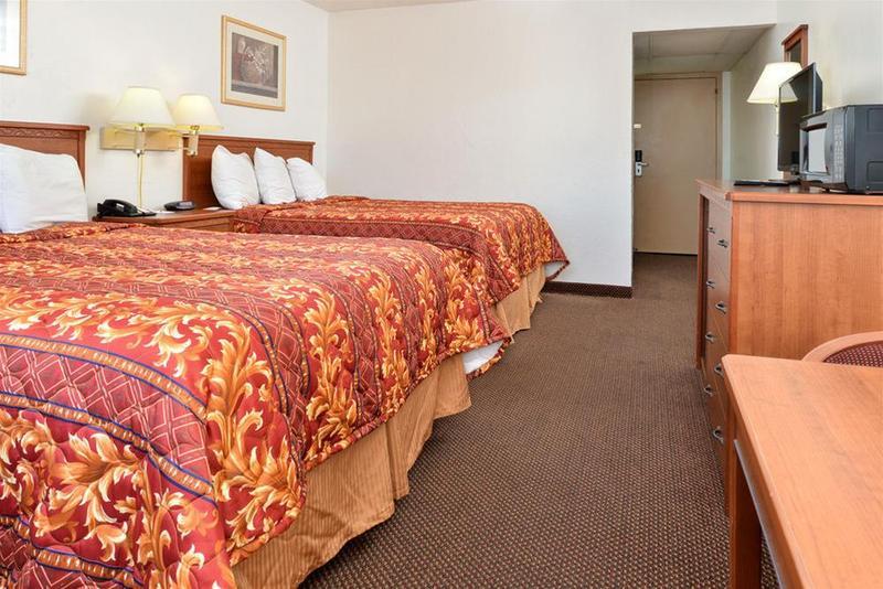 Ramada by Wyndham Oklahoma City Airport North Bagian luar foto